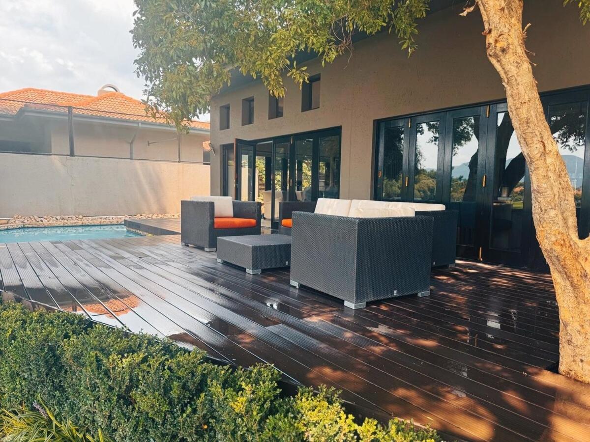 Pecanwood Relaxing Villa 5 Bedroom With Pool Hartbeespoort Exterior photo