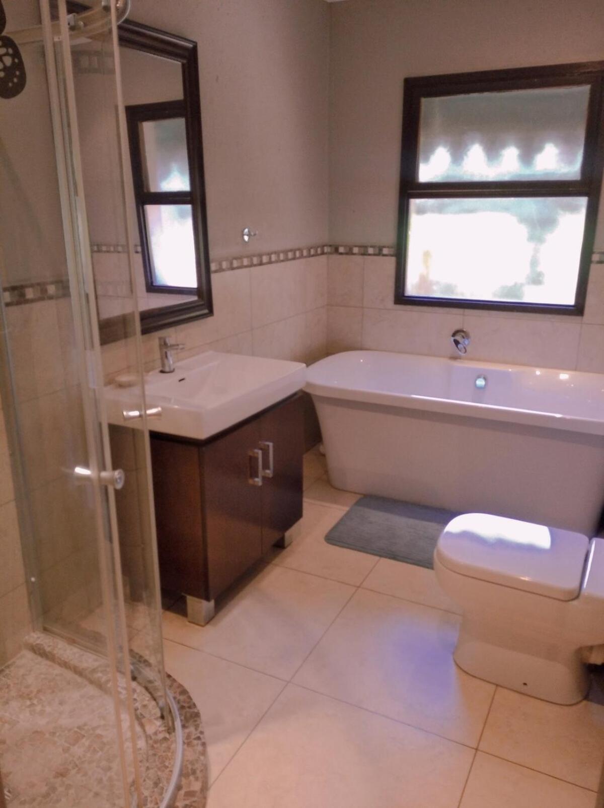 Pecanwood Relaxing Villa 5 Bedroom With Pool Hartbeespoort Exterior photo