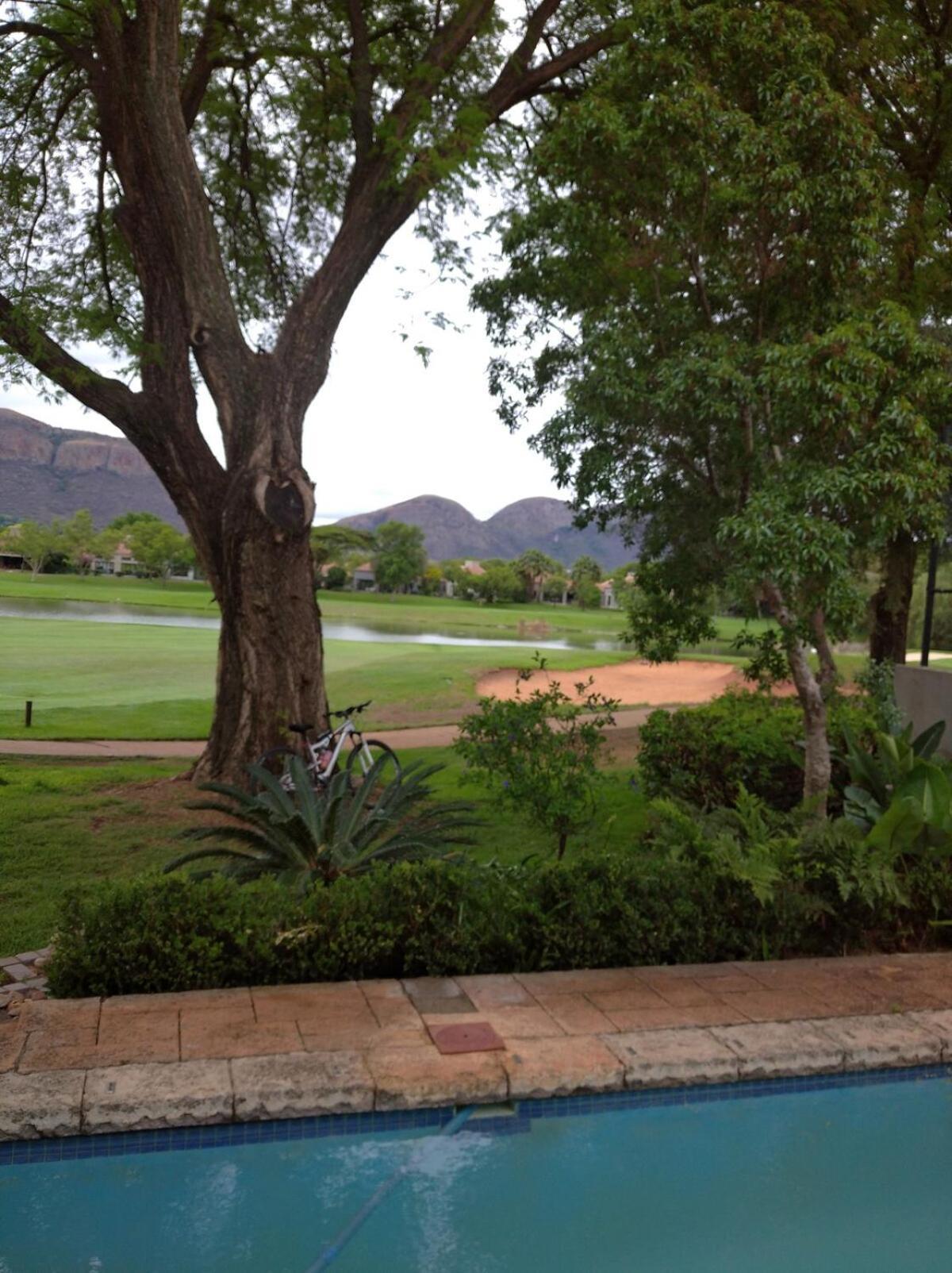 Pecanwood Relaxing Villa 5 Bedroom With Pool Hartbeespoort Exterior photo